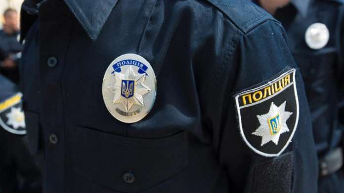 Львівські патрульні привітали матерів з їхнім святом (Відео) Львівські патрульні привітали матерів з їхнім святом (Відео)
