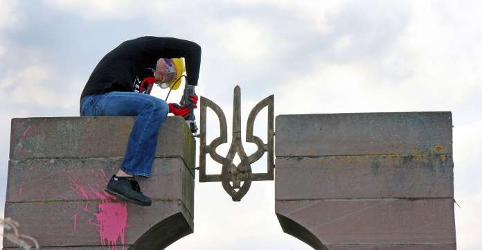 Скільки в Польщі зруйнували українських пам’ятників, а в Україні – польських Скільки в Польщі зруйнували українських пам’ятників, а в Україні – польських