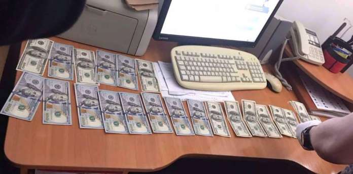 Інспектору Львівської митниці оголошено про підозру Інспектору Львівської митниці оголошено про підозру