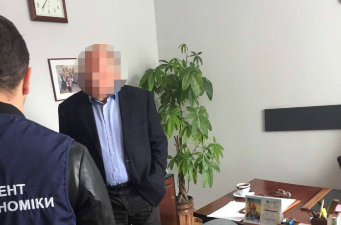 У Львові затримали на хабарі високопосадовця Нацполіції Львівщини (фото) У Львові затримали на хабарі високопосадовця Нацполіції Львівщини (фото)