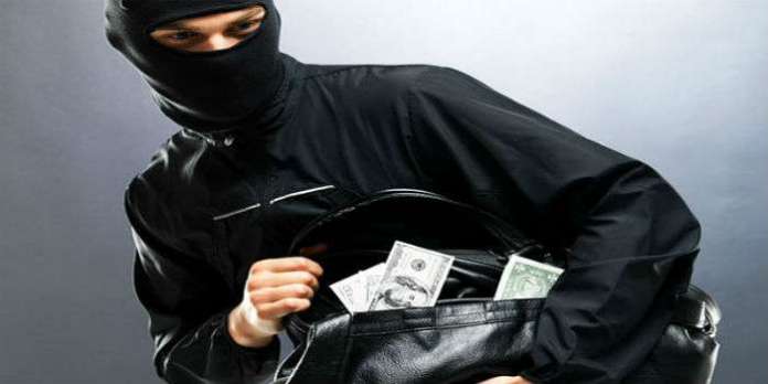 Вночі у Львові невідомі пограбували офіс компанії Вночі у Львові невідомі пограбували офіс компанії