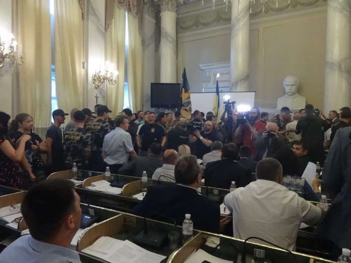 Синютка вимагає від поліції провести службове розслідування Синютка вимагає від поліції провести службове розслідування