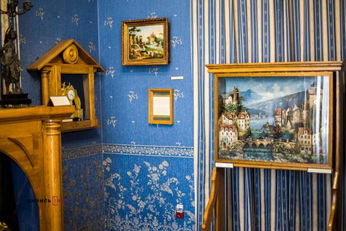 У Львові відреставрували єдиний в країні годинник-картину XIX ст. (фото) У Львові відреставрували єдиний в країні годинник-картину XIX ст. (фото)