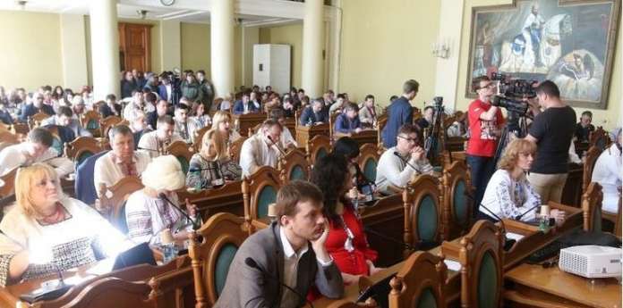 Львівські депутати затвердили кредитний договір між «Львівавтодором» та ЄБРР Львівські депутати затвердили кредитний договір між «Львівавтодором» та ЄБРР