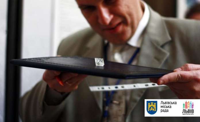У Львові нагородили найкращих дослідників кристалів серед школярів У Львові нагородили найкращих дослідників кристалів серед школярів