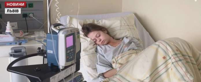 Львівські художники влаштують благодійний аукціон для порятунку хворої школярки Львівські художники влаштують благодійний аукціон для порятунку хворої школярки