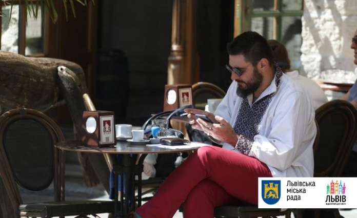 Північна сторона площі Ринок перетвориться на музичну лаунж-зону Північна сторона площі Ринок перетвориться на музичну лаунж-зону