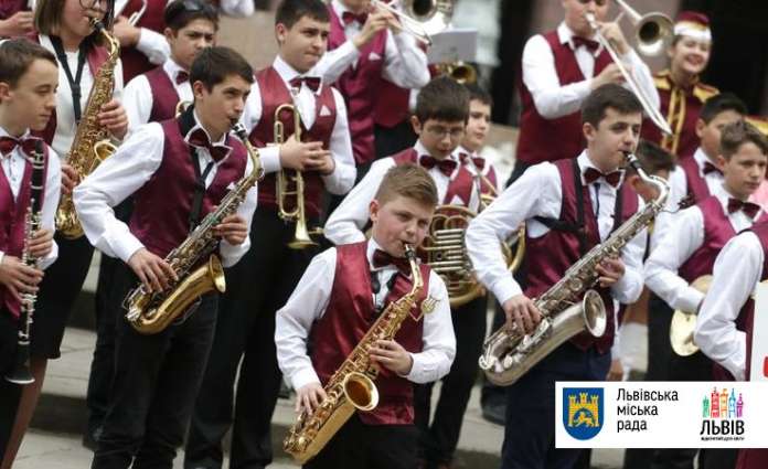 День міста Львова: екуменічна молитва, батл духових оркестрів і мотопробіг (фото, відео) День міста Львова: екуменічна молитва, батл духових оркестрів і мотопробіг (фото, відео)