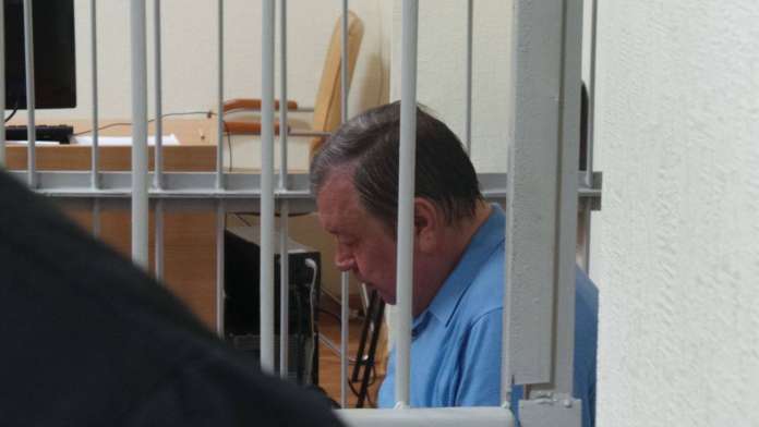 Екс-податківцю, в якого знайшли 3,8 млн доларів, встановили заставу у 15 млн гривень Екс-податківцю, в якого знайшли 3,8 млн доларів, встановили заставу у 15 млн гривень