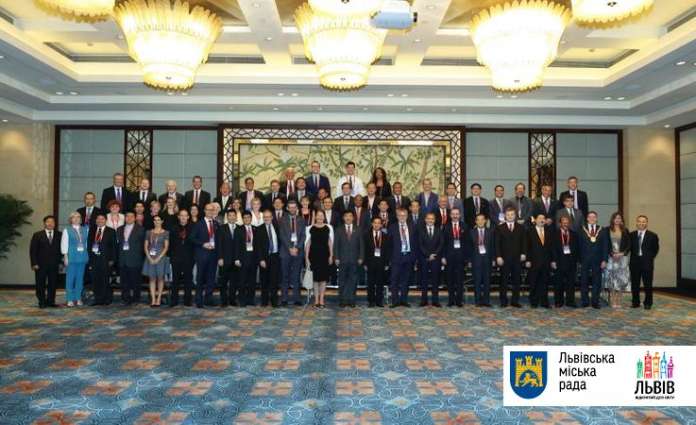 Посадовці підписали Меморандум про встановлення дружнього співробітництва між Львовом та Китаєм Посадовці підписали Меморандум про встановлення дружнього співробітництва між Львовом та Китаєм
