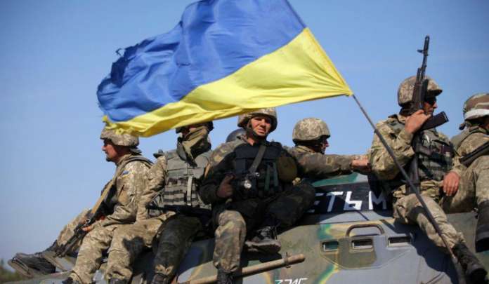 У ЗСУ розповіли, як підвищили зарплати контрактників в АТО (відео) У ЗСУ розповіли, як підвищили зарплати контрактників в АТО (відео)