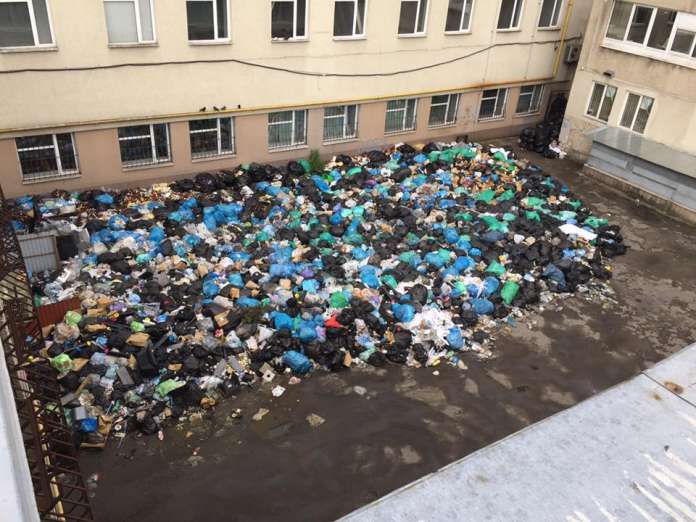 До кінця тижня у Львові впровадять нову систему сортування сміття До кінця тижня у Львові впровадять нову систему сортування сміття