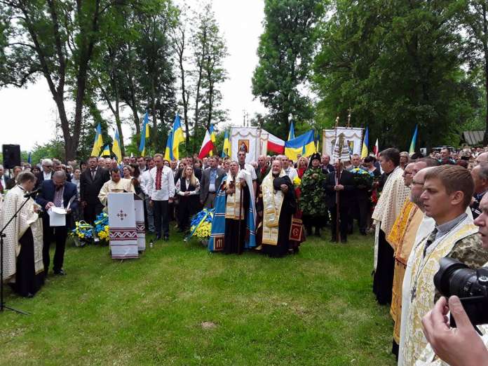 Делегація зі Львівщини вшанувала пам’ять загиблих воїнів УГА і УНР Делегація зі Львівщини вшанувала пам’ять загиблих воїнів УГА і УНР