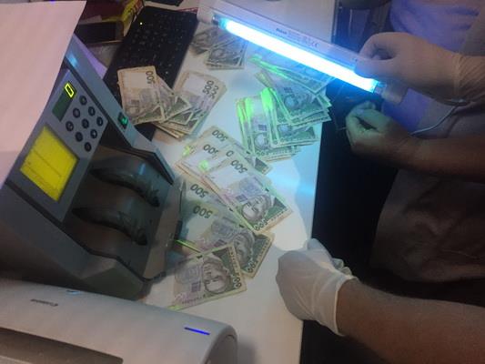 У Львові на хабарі затримали працівника Державної виконавчої служби - 1