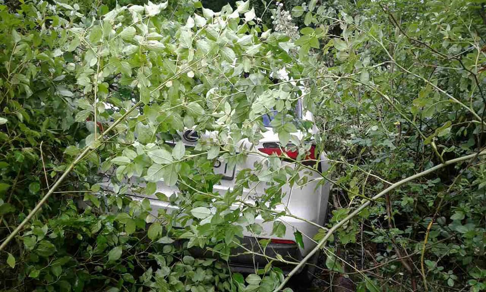 На Закарпатті чоловіки на «Лексусі» збили шлагбаум і травмували прикордонника - 2