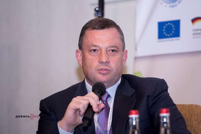 Нардеп розповів, коли тернопільський та ужгородський аеропорти вирішать свої транспортні проблеми Нардеп розповів, коли тернопільський та ужгородський аеропорти вирішать свої транспортні проблеми