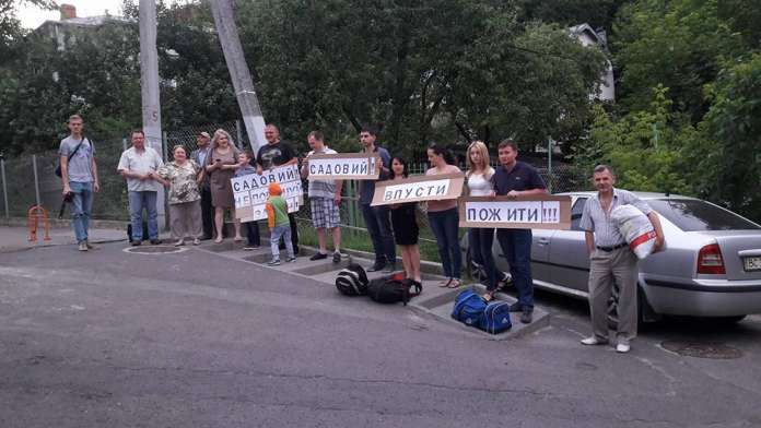 Сьогодні львів’яни перекриють проспект Чорновола, протестуючи проти новобудови Сьогодні львів’яни перекриють проспект Чорновола, протестуючи проти новобудови