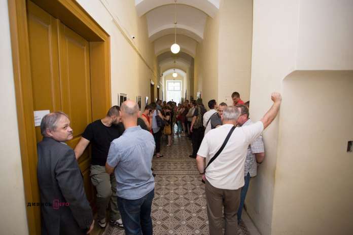 Можете приводити дітей і внуків. Стоматологи заявляють, що не покинуть міську раду Можете приводити дітей і внуків. Стоматологи заявляють, що не покинуть міську раду
