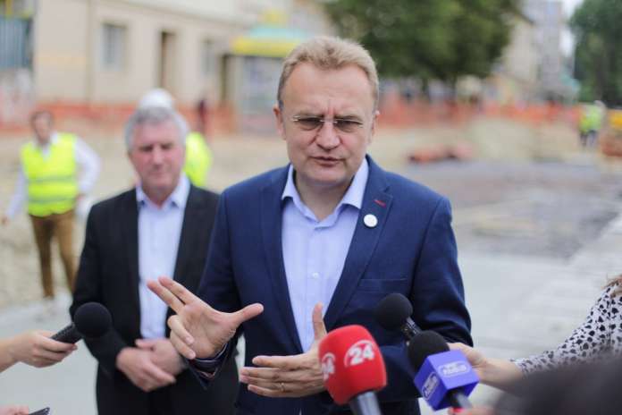 Садовий переконаний, що Львів засипали сміттям… спецслужби Садовий переконаний, що Львів засипали сміттям… спецслужби