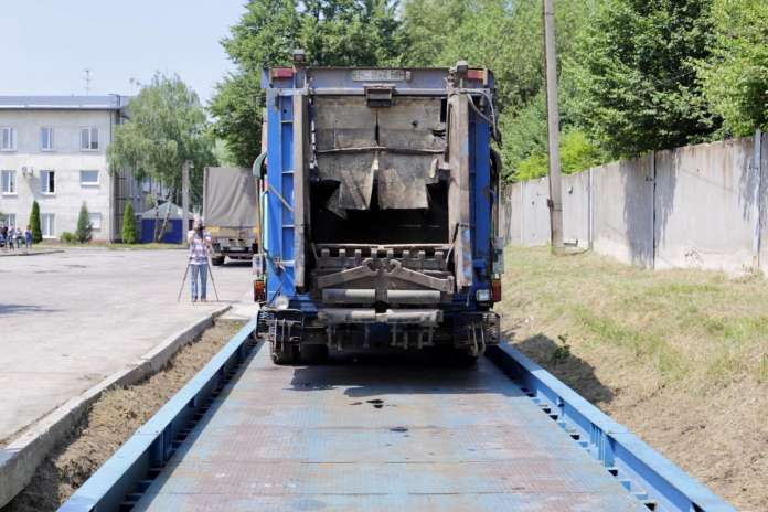 У Рясному встановили ваги для зважування сміття (фото) У Рясному встановили ваги для зважування сміття (фото)