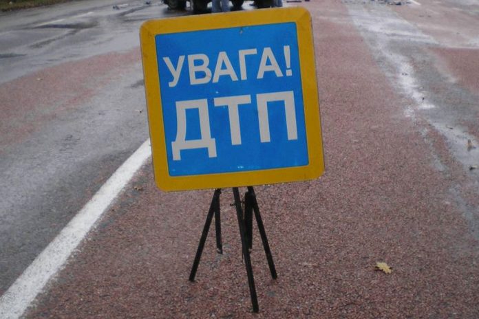 На Львівщині водій в’їхав в карету швидкої, яка рятувала учасників ДТП На Львівщині водій в’їхав в карету швидкої, яка рятувала учасників ДТП