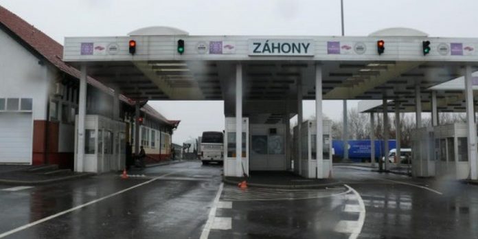 Прикордонники обмежать рух вантажного транспорту до Угорщини Прикордонники обмежать рух вантажного транспорту до Угорщини