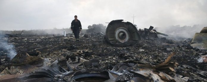 Сьогодні минає три роки, як було збито літак Boeing-777 (інфографіка) Сьогодні минає три роки, як було збито літак Boeing-777 (інфографіка)