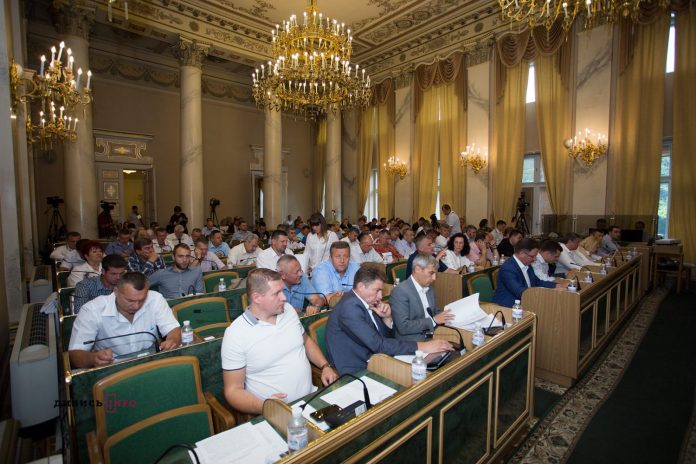 Львівська облрада закликає скасувати депутатську недоторканність Львівська облрада закликає скасувати депутатську недоторканність
