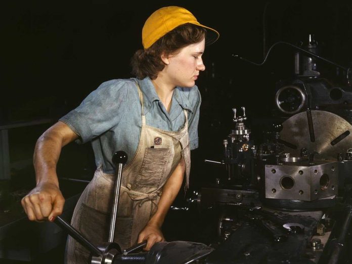 (Не)рівні українки: чи потрібна жінкам заборона на роботу за 450 професіями (опитування) (Не)рівні українки: чи потрібна жінкам заборона на роботу за 450 професіями (опитування)