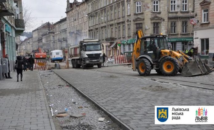 На вулиці Повстанській вимостили плиткою тротуар На вулиці Повстанській вимостили плиткою тротуар