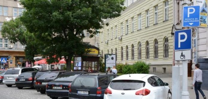 У центрі Львова облаштують 133 нові паркомісця У центрі Львова облаштують 133 нові паркомісця