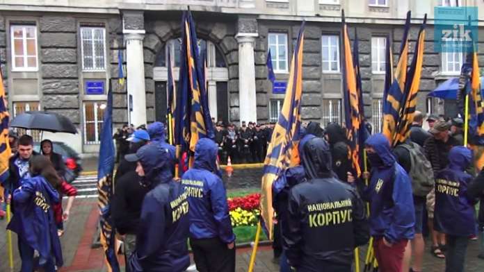 Активісти «Нацкорпусу» пікетували прокуратуру Львівської області (фото, відео) Активісти «Нацкорпусу» пікетували прокуратуру Львівської області (фото, відео)