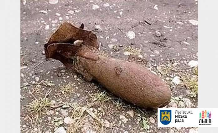 У Брюховичах виявили дві авіабомби часів війни У Брюховичах виявили дві авіабомби часів війни