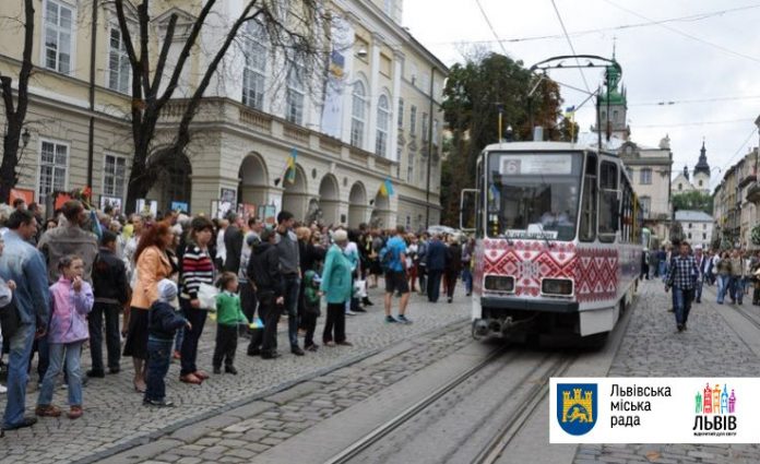 Тролейбусну зупинку на вулиці Шота Руставелі перенесли Тролейбусну зупинку на вулиці Шота Руставелі перенесли