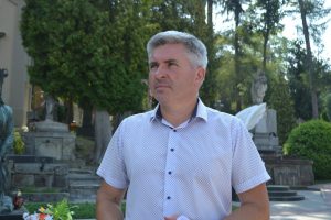 До кінця серпня відреставрують одну з центральних каплиць Личаківського цвинтаря (фото) - 3