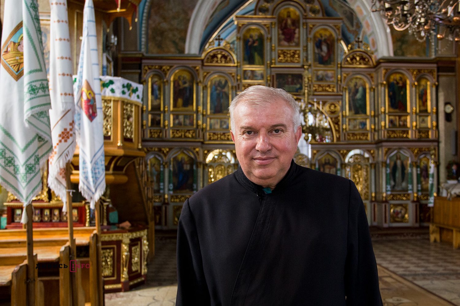 До Борислава за дивом: люди з'їжджаються до церкви святої Анни зцілитися (фото, відео)