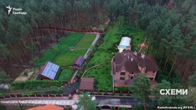 З маєтку, де мешкає підлеглий Луценка, збили дрон журналістів - 2