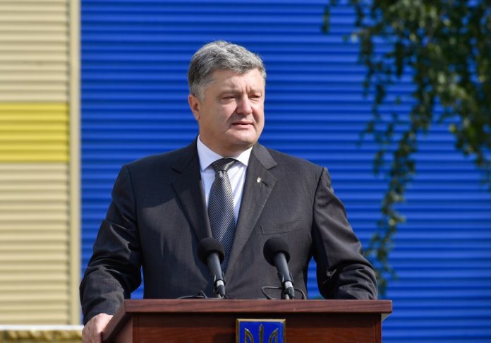На фронті вже 4 доби немає бойових втрат, – Порошенко На фронті вже 4 доби немає бойових втрат, – Порошенко