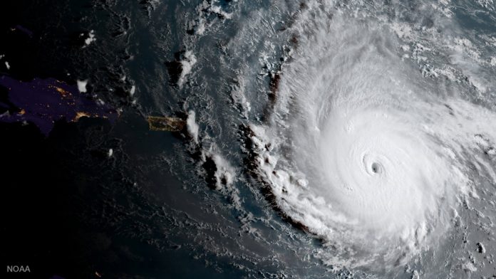 Найпотужніший за всю історію в Атлантиці ураган Ірма досяг Карибів