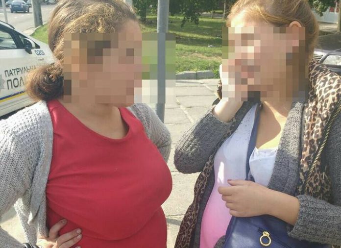Поліція затримала групу жінок, які пограбували пенсіонерок Поліція затримала групу жінок, які пограбували пенсіонерок