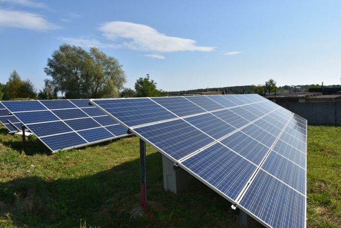У Бориславі відкрили найпотужнішу в Україні дахову сонячну електростанцію (відео) У Бориславі відкрили найпотужнішу в Україні дахову сонячну електростанцію (відео)