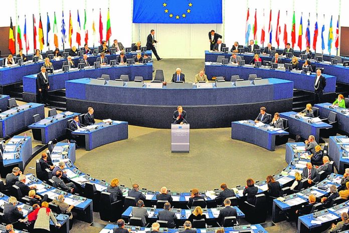 У Європарламенті пропонують скасувати роумінг та створити інвестфонд для України У Європарламенті пропонують скасувати роумінг та створити інвестфонд для України