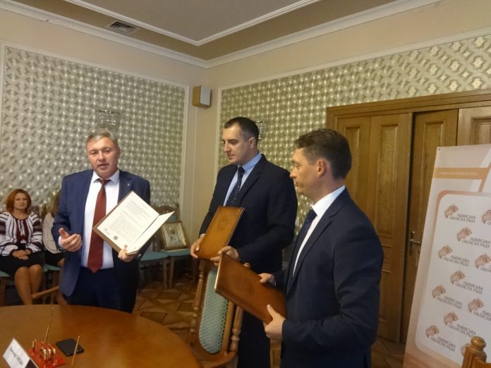 Ганущин розповів про антиросійські програми на луганському ТБ Ганущин розповів про антиросійські програми на луганському ТБ
