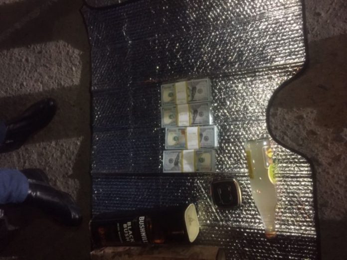 У справі про хабар, в якій фігурував посадовець Львівської митниці, кудись зникли 30 тисяч доларів У справі про хабар, в якій фігурував посадовець Львівської митниці, кудись зникли 30 тисяч доларів