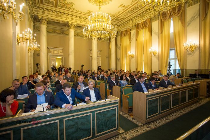 Обласні депутати вперше після канікул зібралися на сесію (фото) Обласні депутати вперше після канікул зібралися на сесію (фото)