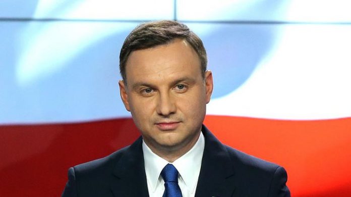Дуда відкликав проект судової реформи через кілька годин після представлення Дуда відкликав проект судової реформи через кілька годин після представлення
