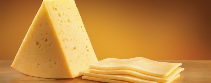 Окупанти спалили в Криму 108 кг сирів і ковбас з України та Євросоюзу Окупанти спалили в Криму 108 кг сирів і ковбас з України та Євросоюзу