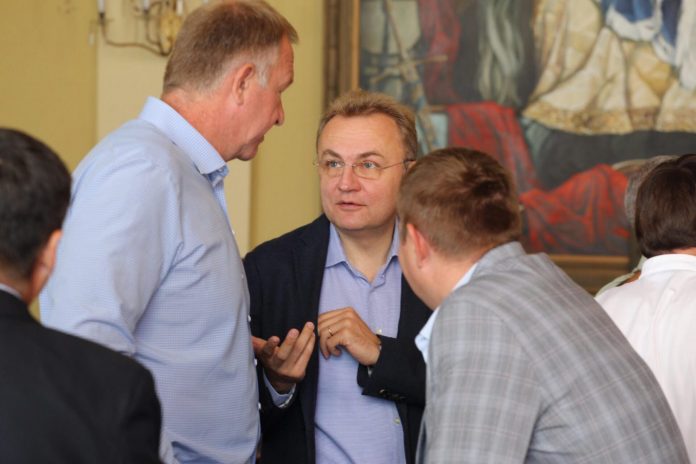 Депутати Львівської міськради після канікул зібралися на сесію (фото) Депутати Львівської міськради після канікул зібралися на сесію (фото)