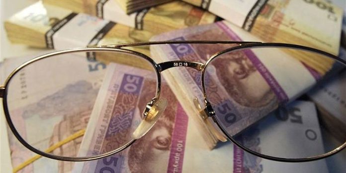 У Львові працівниця банку незаконно вивела із його обігу 596 тисяч гривень У Львові працівниця банку незаконно вивела із його обігу 596 тисяч гривень