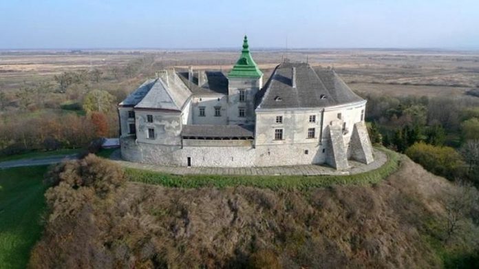 Понад 600 музейних експонатів зникли з фондів Львівської галереї мистецтв Понад 600 музейних експонатів зникли з фондів Львівської галереї мистецтв